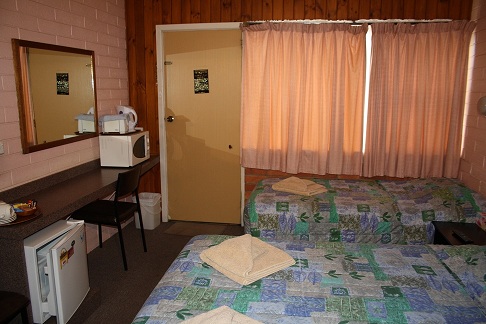 Nhill Oasis Motel - Triple Room